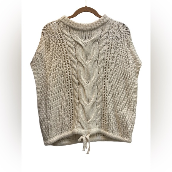 Universal Thread Cream Cable Knit Sweater Vest Poncho, Sleeveless, Size Medium ✨ - Picture 3 of 8